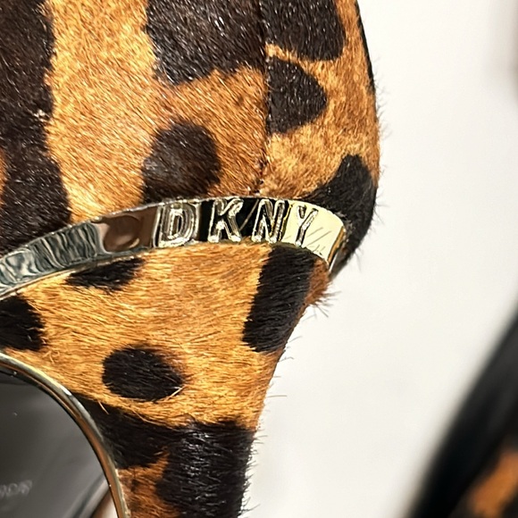 DKNY ANIMAL PRINT SHOE - Picture 7 of 8